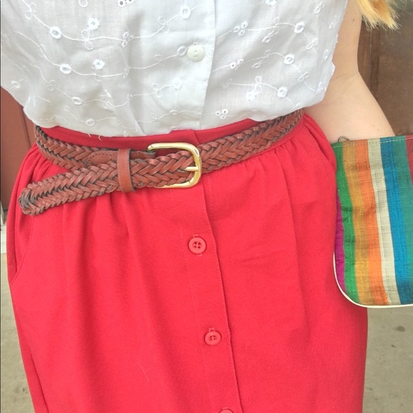 I'm Kelly! I love vintage and modern style. - Picture 3 of 5